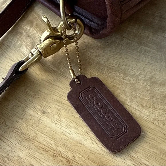 Vintage COACH 70s 80s Carnival Crossbody Brown Leather Small/Med Bag - Picture 9 of 16